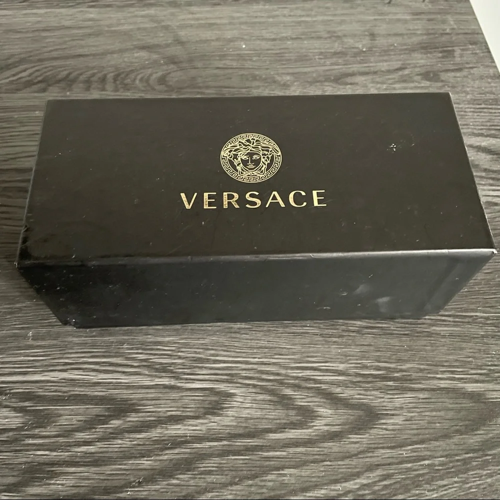 Versace authentic ve